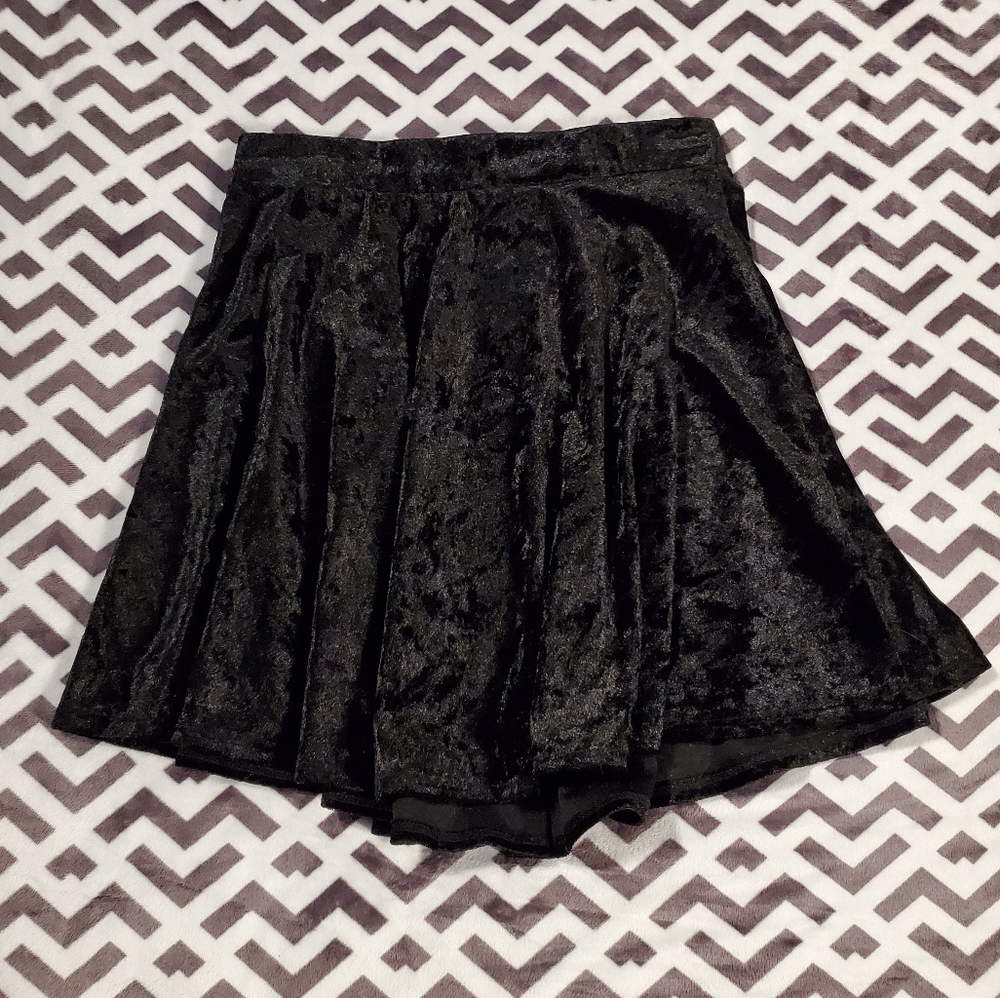 🌵 3 for $20 SALE: Velvety Black Mini Skirt